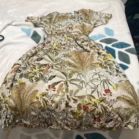 H&M dress - Picture 2 of 4